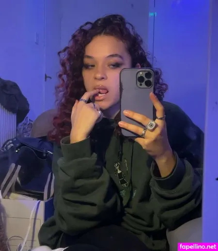 Heyimrue OnlyFans Thumbnail #Dx7xWQ2V0b