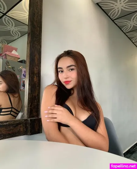 Heyimsofiaax photo