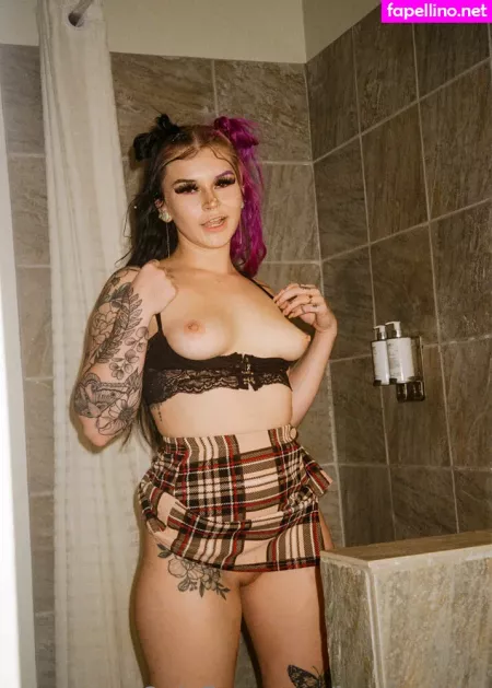 Heyitzviolet OnlyFans Thumbnail #7bX2BmGo4v