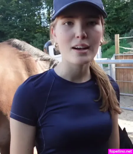 Heylea OnlyFans Thumbnail #DmhhIY37k0