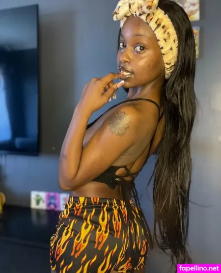 Heytittie OnlyFans Thumbnail #ENQxUJNNFd