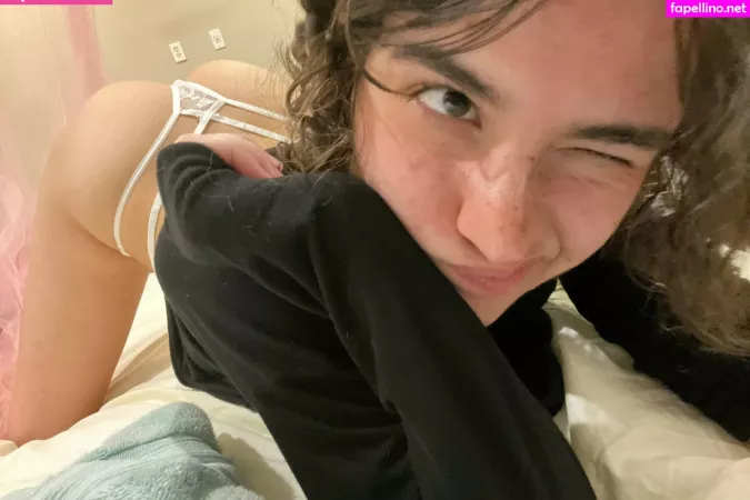 Heyypixi OnlyFans Thumbnail #CWNsyfCYXy