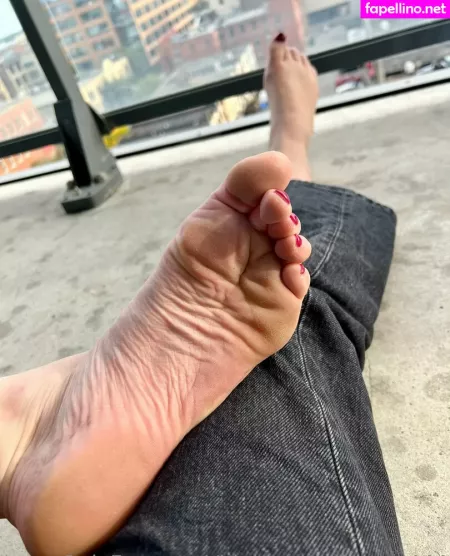 Higharchedhoney444 OnlyFans Thumbnail #1GnWHxj7B8