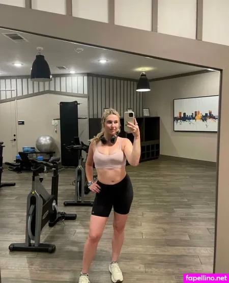 Hiitsellie OnlyFans Thumbnail #VWFrLjdGQA