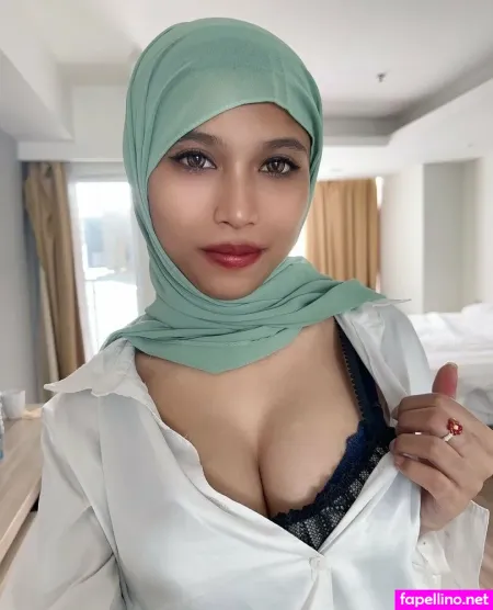 Hijab Aysha OnlyFans Thumbnail #i0SkpLnvCv