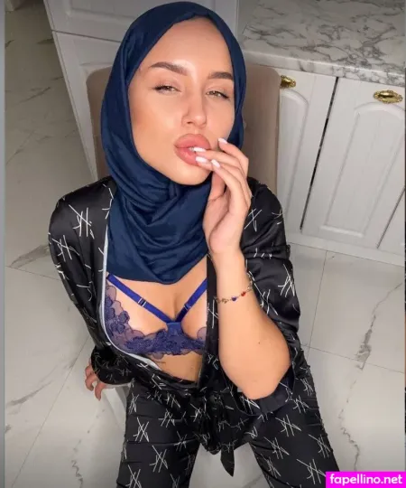 Hijab OnlyFans Thumbnail #bwSoN8MBSb