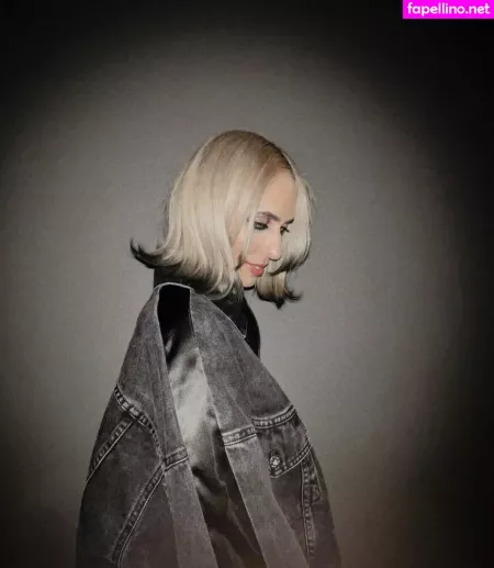 Hila Klein OnlyFans Thumbnail #J1TOwomfZO