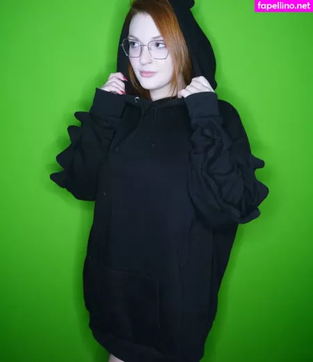 Hilary Ilariaa OnlyFans Thumbnail #Ws9F8veZAg