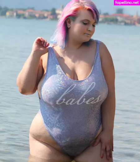 Hilary Ilariaa OnlyFans Thumbnail #Z7l9CJXK8J