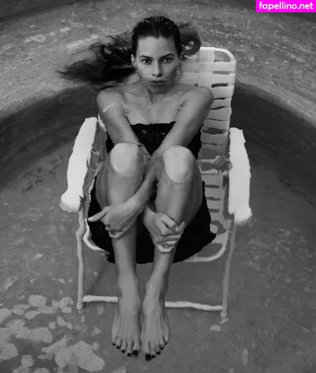 Hilary Swank OnlyFans Thumbnail #DR3909HXa4