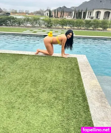 Hilary Vargas OnlyFans Thumbnail #DjbYFvqBx2