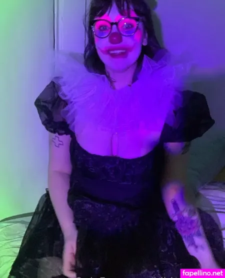 Hildacrumblefree OnlyFans Thumbnail #uM9SCWCWgi