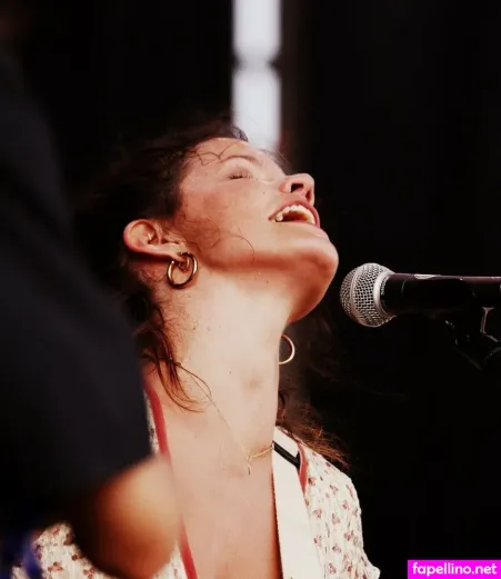 Hinds photo