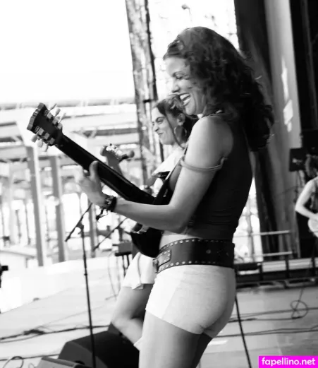 Hinds OnlyFans Thumbnail #h9IIcKi0Pu