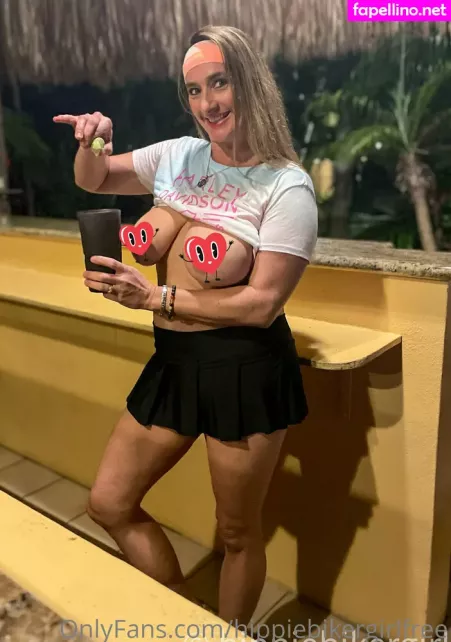 Hippiebikergirlfree OnlyFans Thumbnail #2a5427PIAd