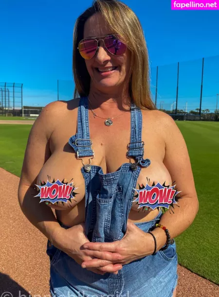 Hippiebikergirlfree OnlyFans Thumbnail #GclW7SIWh0