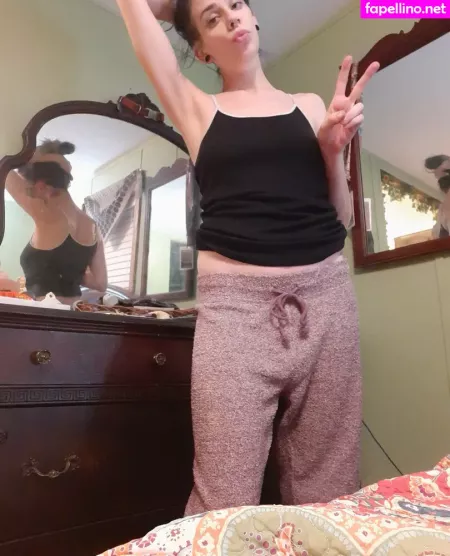 Hippiefeet23 OnlyFans Thumbnail #EHO4SwQtRs