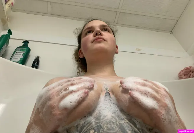 Hippiekitten 420 OnlyFans Thumbnail #BVDbxZeCEx
