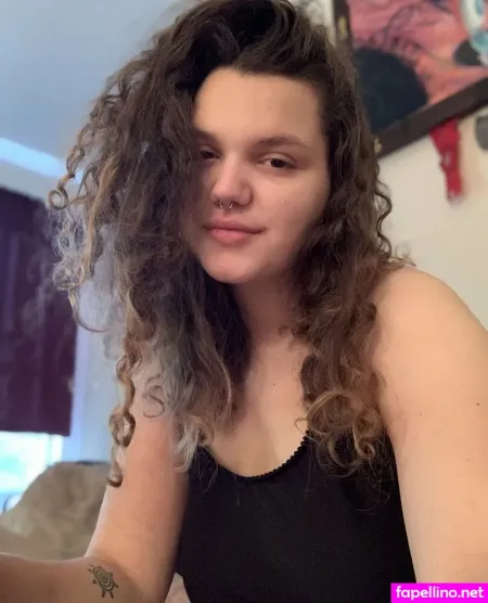 Hippiekitten 420 OnlyFans Thumbnail #H6oQSGAYMr