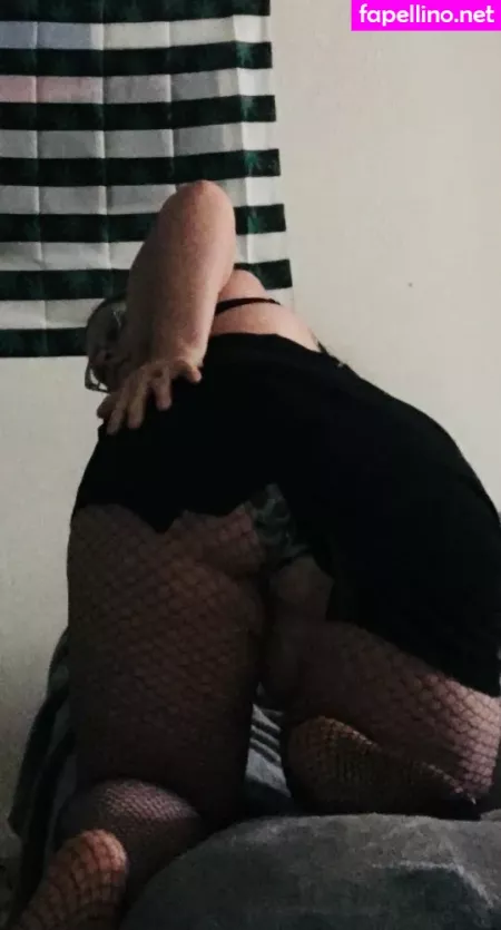 Hippystoner93vip OnlyFans Thumbnail #D9ebEn6BOT