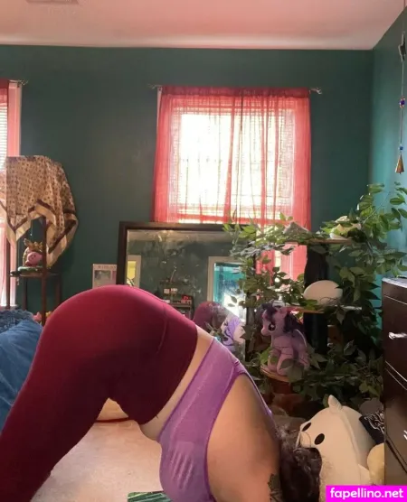 Hippyvixxen OnlyFans Thumbnail #GLQfGbVtKF