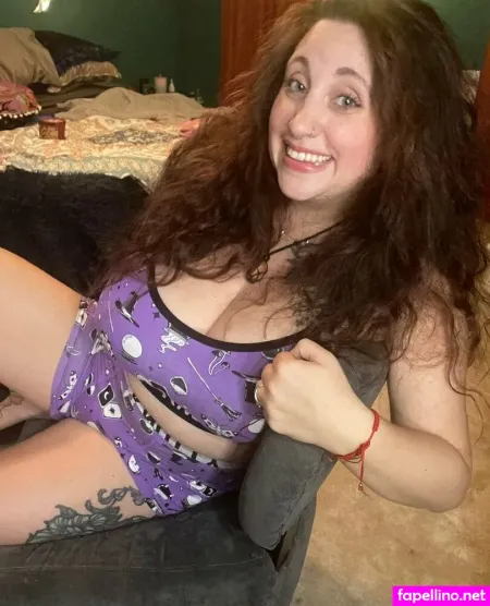 Hippyvixxen OnlyFans Thumbnail #ybdKJibQL3