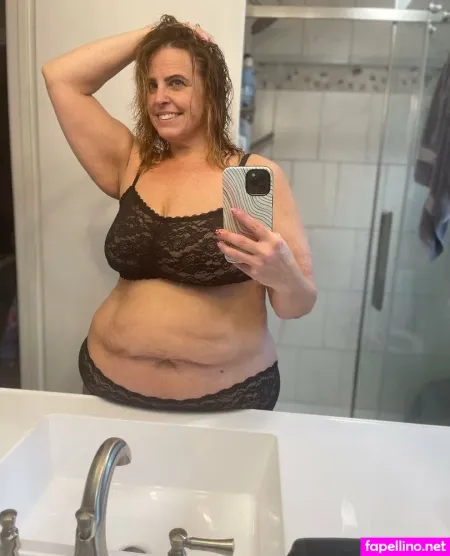 Hipsandcurves75 OnlyFans Thumbnail #MTo3bVi5N1