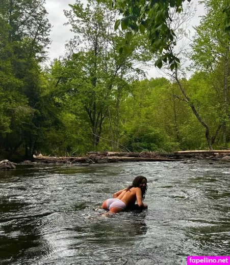 Hitchhikercourtney OnlyFans Thumbnail #666qNKU95X