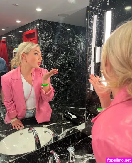 Hitheremiami OnlyFans Thumbnail #15S6PohVkR