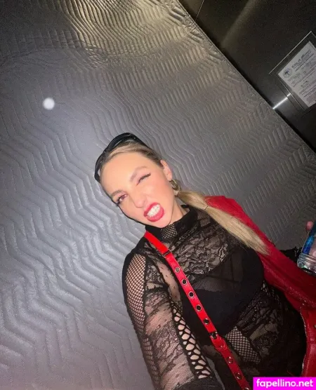 Hitheremiami OnlyFans Thumbnail #yxufOs7NY0