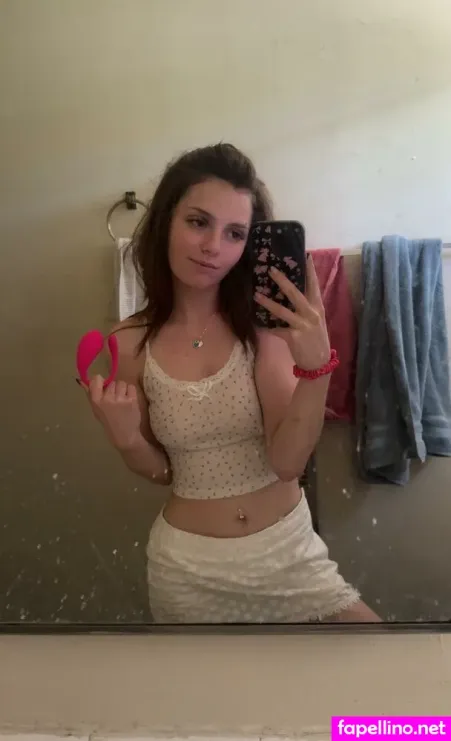 Ho11ywoodgirl Stellasmall Sophia Murphy OnlyFans Thumbnail #Xf6VwW5SbI