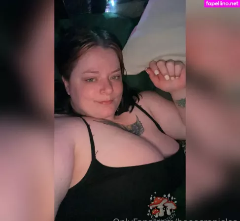 Hoeecronicles OnlyFans Thumbnail #Pinq0Epycz