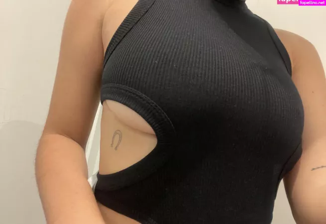 Hoelessbian OnlyFans Thumbnail #s6RwaJ9roG