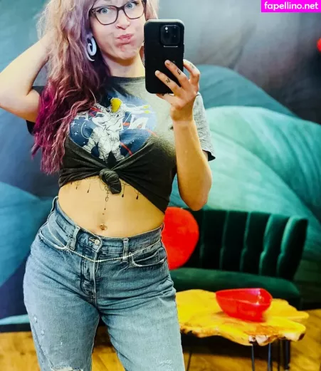 Hoetohauswife OnlyFans Thumbnail #jLzsF5JkJc
