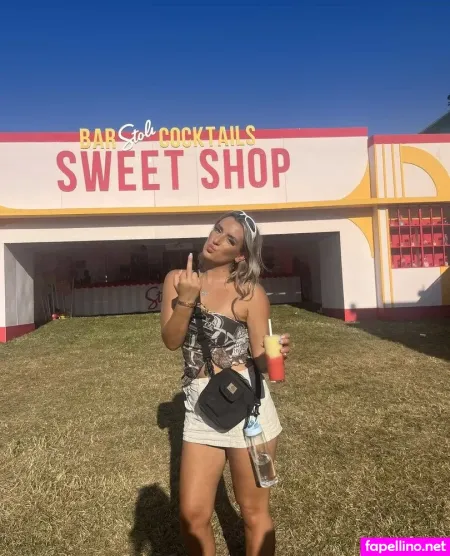 Hol Grace OnlyFans Thumbnail #YrxIFdQTRJ