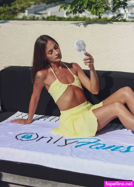 Holihurricanefree 1 OnlyFans Thumbnail #waS2WlSiEH