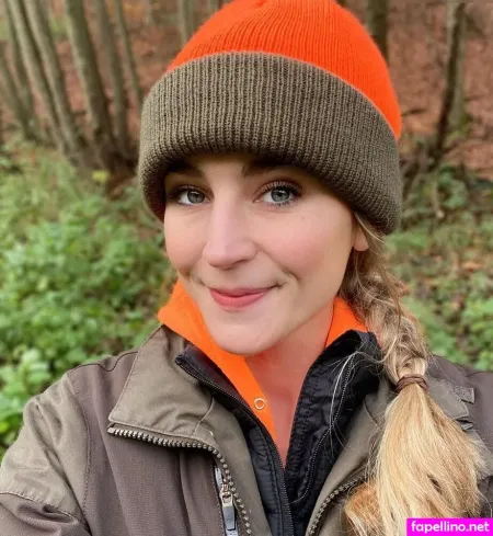 Holla Die Wildfee OnlyFans Thumbnail #zKTbF2rU99