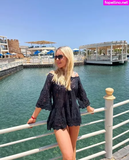 Hollaura OnlyFans Thumbnail #CSJAjxdamp