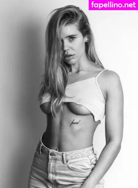 Hollaura OnlyFans Thumbnail #WxJxyoNv09