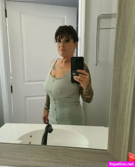 Hollee Huntress OnlyFans Thumbnail #t2FpOlwtN7