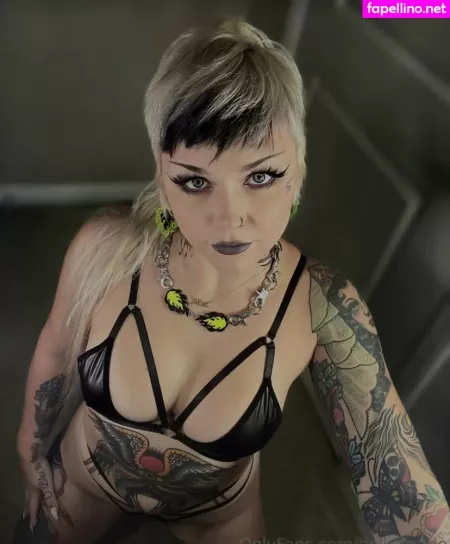 Holli Marie OnlyFans Thumbnail #1p3lQrrrI4