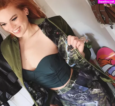 Hollie Bennett OnlyFans Thumbnail #J2n0tdsurh
