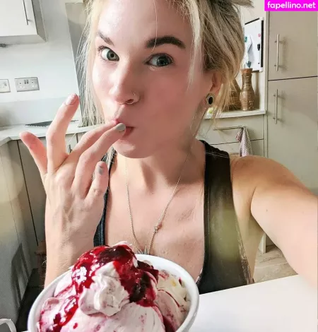 Hollie Bennett OnlyFans Thumbnail #tuUVsKOsKU