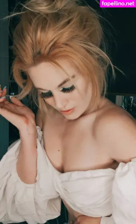 Hollie Bennett OnlyFans Thumbnail #vv9J3WXwLJ