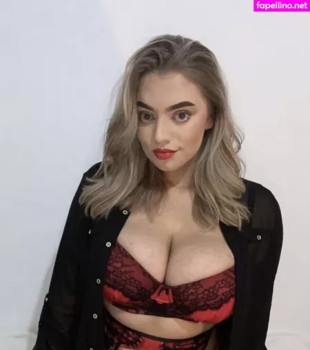 Hollie H OnlyFans Thumbnail #GfTpdPeWuC