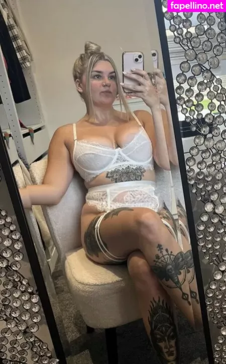 Hollie Jakeway OnlyFans Thumbnail #5d90l3QJUm