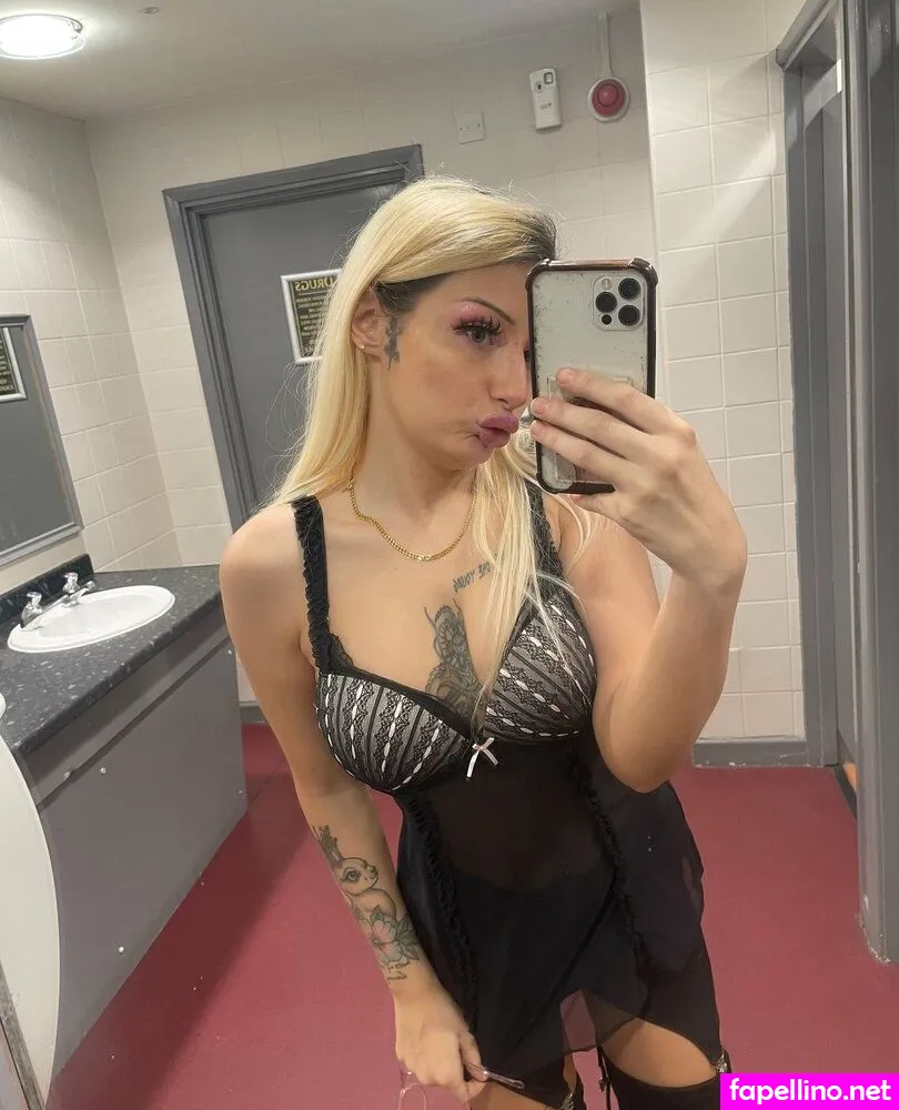hollie.piefree, hollypetrie Nude Leaked OnlyFans Photo #G3ZMV6y1p4