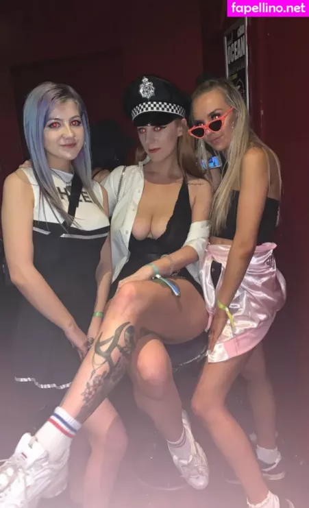 Hollie Rutter OnlyFans Thumbnail #QiUYexdD9X