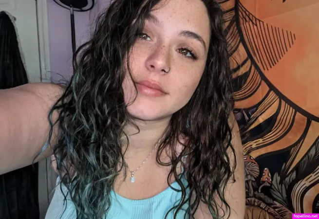 Hollieboo 1 OnlyFans Thumbnail #1HdmfaIFBE