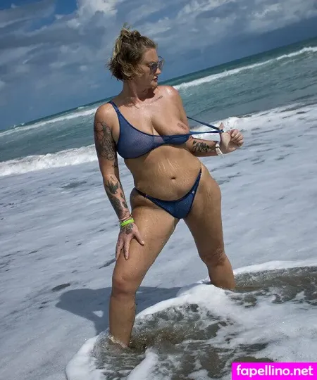 Holliess OnlyFans Thumbnail #dvtDWJFj5C